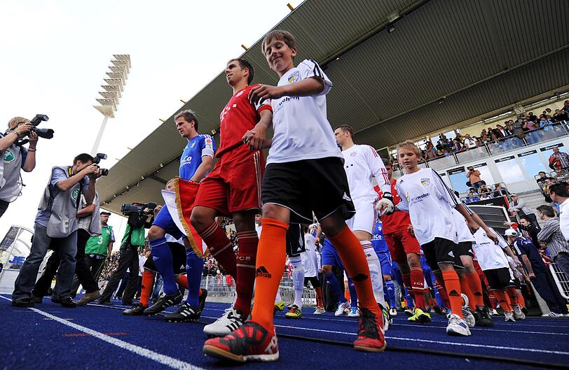 2:0 - Die Bayern im Test in Jena: Bilder vom Spiel