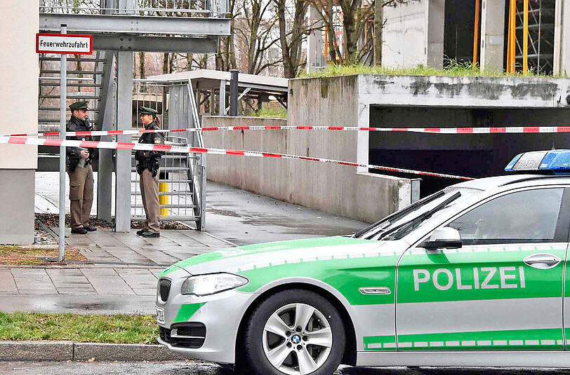 In einer Münchner Asylunterkunft hat sich eine junge Frau das Leben genommen.