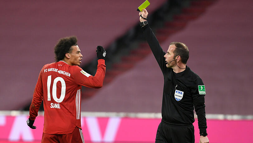 Leroy Sané sah gegen den VfL Wolfsburg wegen Meckerns eine Gelbe Karte.