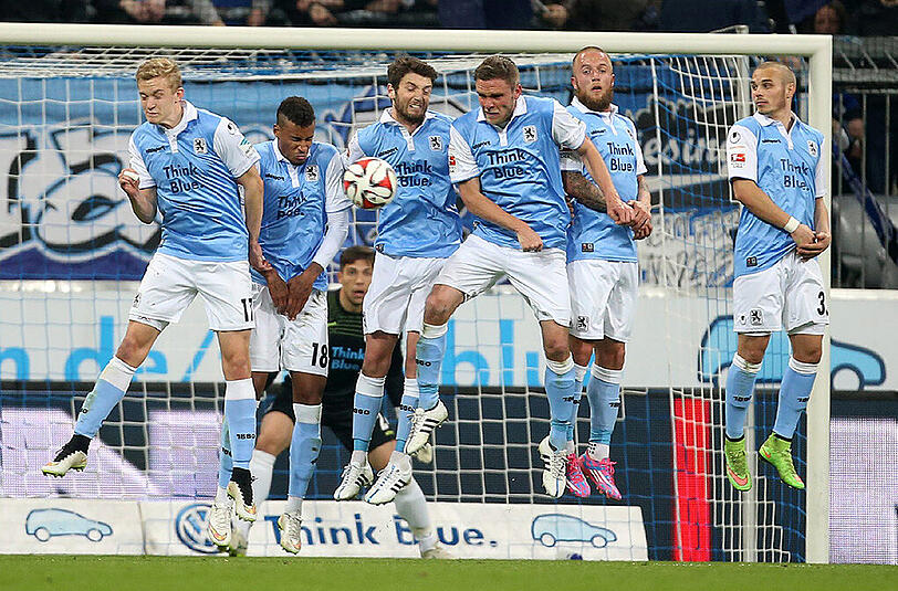 Die Mauer hält &ndash; noch: Die Löwen beim 1:1 gegen Aalen.