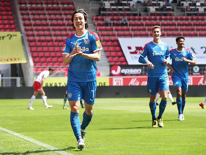 In Regensburg gelang Kiels Jae-Sung Lee in der 3. Minute der erste Treffer der Nach-Corona-Zeit.