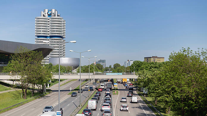 Unter anderem, weil BMW den Tunnel fordert, sind SPD, CSU, FDP und Freie Wähler dafür.