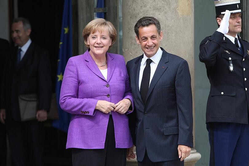 Geburtstag: Angela Merkel wird 60 Jahre alt! Hier gibt's die kultigsten Merkel-Fotos zum Durchklicken...