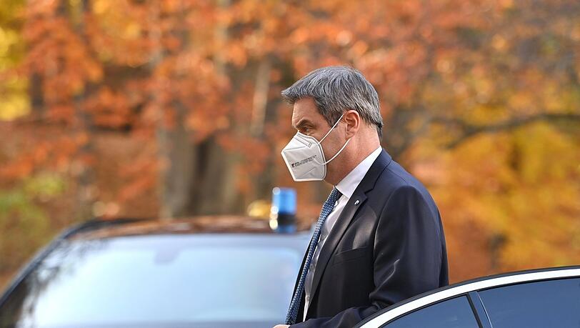 Ernste Miene: Ministerpräsident Markus Söder gestern auf dem Weg zur Pressekonferenz. Ernste Miene: Ministerpräsident Markus Söder gestern auf dem Weg zur Pressekonferenz.