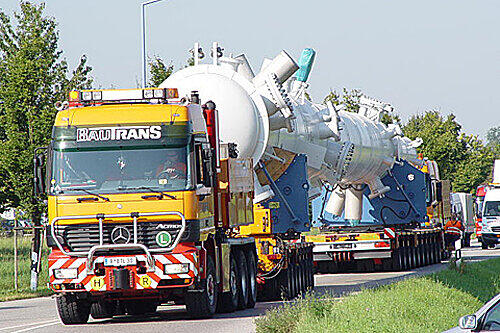 Der Schwertransport rollt durch Bayern