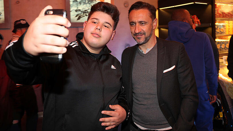 Die Löwen im Kino - beim "High Speed meet and greet" im Mathäser Kino. Bei "Fast + Furious 8"! Die Fans hatten so die Gelegenheit, die 1860-Profis mal in einer ganz anderen Umgebung zu erleben. Es gab Selfies ohne Ende, Autogramme bis zum Abwinken, Popcorn in rauen Mengen, spannende Duelle am Kicker. Die Bilder.