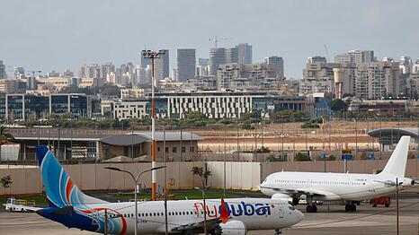 Nach dem Vorfall auf einem Flydubai-Flug nach Tel Aviv berichten US-Medien &uuml;ber brisante Informationen zu dem mutma&szlig;lichen Angreifer. (Archivbild)