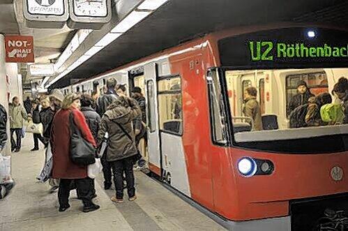 Ab heute fahren die U-Bahnzüge seltener, statt Kurz- gibt's wieder mehr Langzüge.