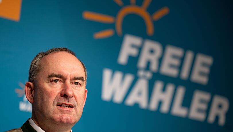 Bayerns Wirtschaftsminister Hubert Aiwanger (Freie W&auml;hler) will eine Enthaltung Bayerns im Bundesrat durchsetzen, wenn es um die 1.000-Euro-Entlastungspr&auml;mie aufgrund hoher Energiekosten geht (Archivbild).