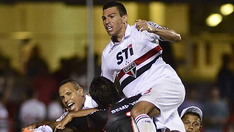 Da war er noch Teil der Mannschaft: Lucio nach einem Tor gegen Bolivar La Paz beim Libertadores Cup im Morumbi-Stadion in Sao Paolo im Januar.