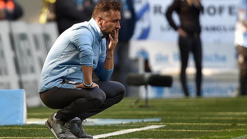 1860-Trainer Vitor Pereira kann nur zusehen, wie sein Team unglücklich gegen Braunschweig verliert.