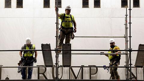 Es gibt einen Streit um Trumps Namen am Kennedy Center. (Archivbild) Es gibt einen Streit um Trumps Namen am Kennedy Center. (Archivbild)