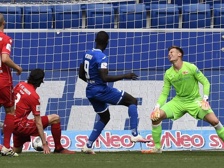 Ihlas Bebou (M) brachte Hoffenheim gegen Union Berlin in Führung.
