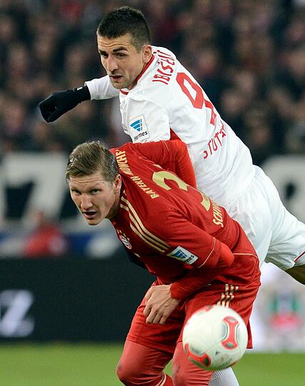 BASTIAN SCHWEINSTEIGER NOTE 3
Verletzte sich an Ort und Stelle vor knapp einem Jahr schwer &ndash; von der Bänderverletzung erholte er sich bis Saisonende nicht. Das Beste am VfB-Termin 2013: Unverletzt &ndash; und gewonnen.
