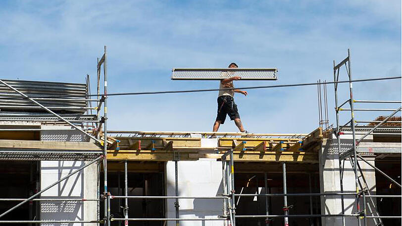 Der Immobilienboom treibt das Neugeschäft im Bauhauptgewerbe seit geraumer Zeit an.