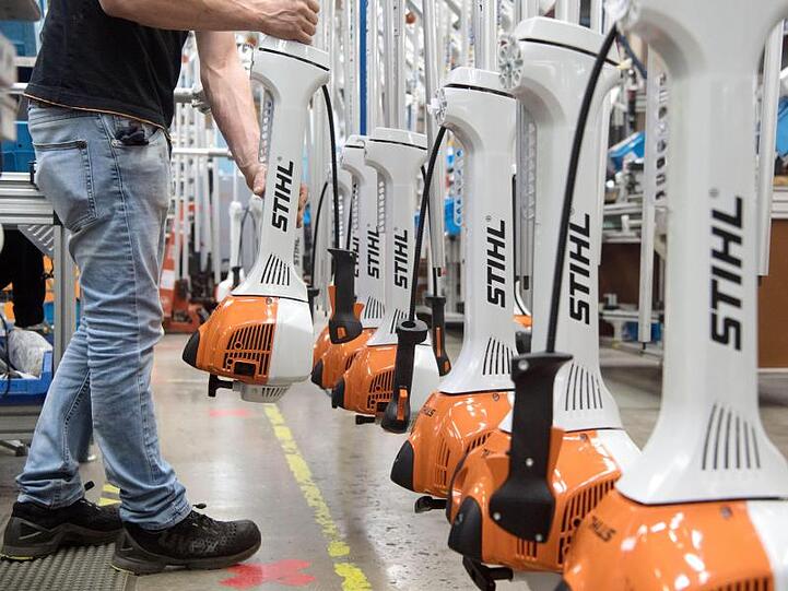 Obwohl die Unternehmensgruppe weltweit nochmals etwas mehr Produkte verkaufen konnte als 2017, ging der Umsatz 2018 leicht um 0,3 Prozent auf rund 3,78 Milliarden Euro zurück.