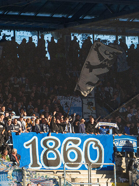 Auf die traditionell reisefreudigen Löwen-Fans wartet zum Auftakt in die neue Saison eine Auswärtsfahrt zum Traditionsduell nach Essen.