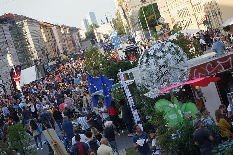 Das Streetlife-Festival, welches Green City ausrichtet, bespielt ziemlich genau 1609 Meter vom Odeonsplatz bis zum Siegestor.