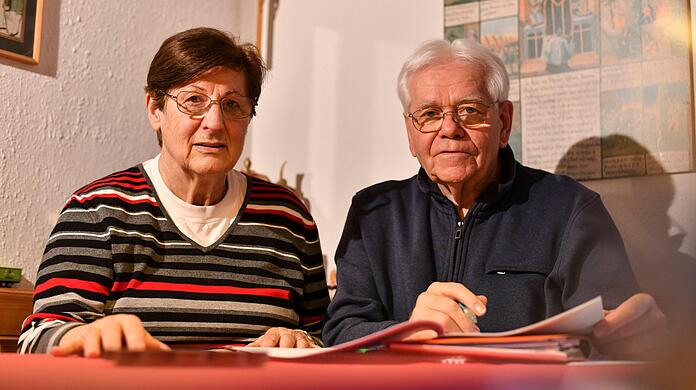 Karin (80) und Otto H. (82) wohnen im Hohenzollernkarree in Schwabing. Ihre Kaltmiete, so die Ankündigung, soll sich um fast 100 Prozent erhöhen.