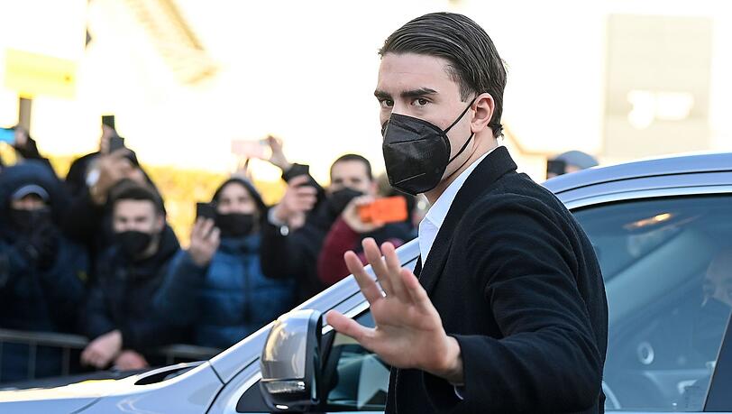Dusan Vlahovic kommt zur medizinischen Untersuchung bei Juventus Turin.