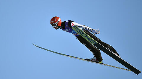 Der Adler fliegt: Markus Eisenbichler beim Trainingssprung in Garmisch.