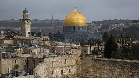 Israelis und Palästinensern heilig: der Tempelberg in Jerusalem mit der Klagemauer und dem Felsendom.