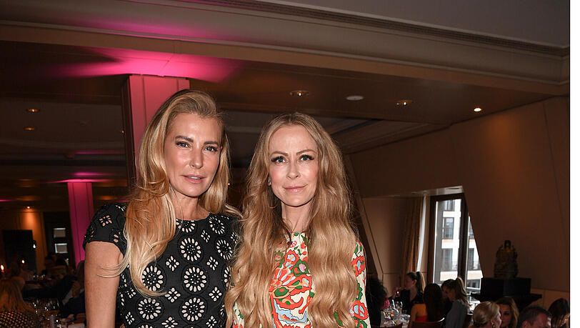 Sind Giulia Siegel (l.) und Jenny Elvers Teil eines neuen Reality-TV-Formats?