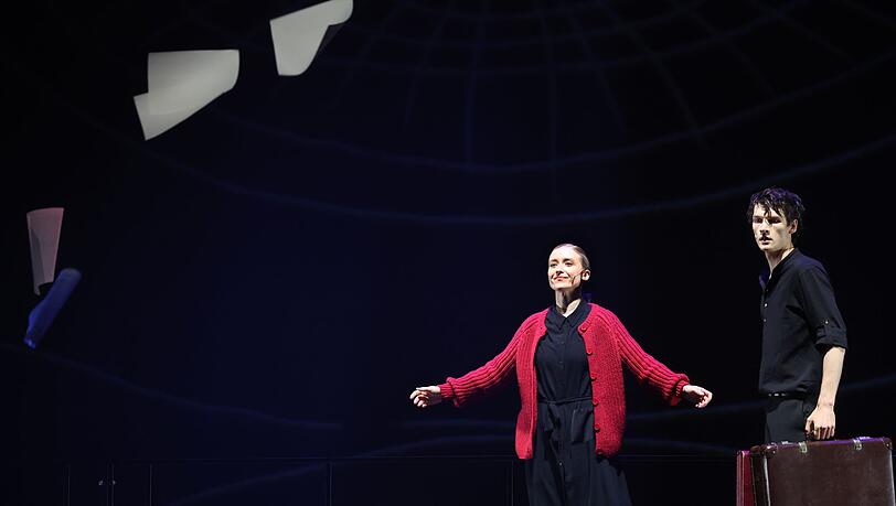 Friederike Zeidler und Jonathan Guth spielen im Musical "Die Weiße Rose" im Festspielhaus Neuschwanstein in Füssen die Geschwister Hans und Sophie Scholl.