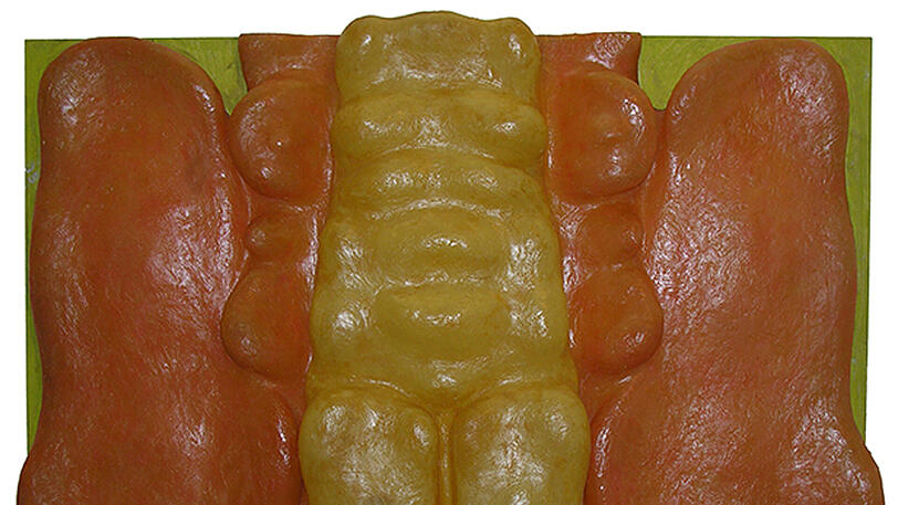 Wilhelm Loth, Relief 1/75: Italienische Mutter mit Kind, 1975. Kunststoff/Aluplatte.