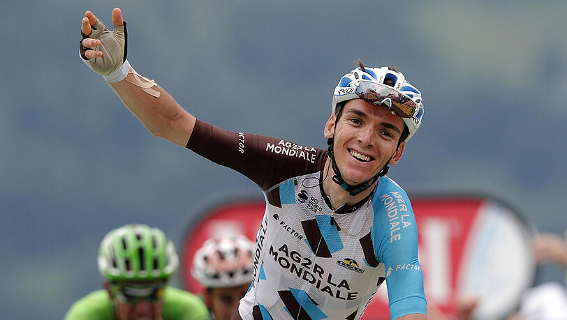 Strahlender Sieger der ersten Pyrenäen-Etappe: Romain Bardet. Strahlender Sieger der ersten Pyrenäen-Etappe: Romain Bardet.