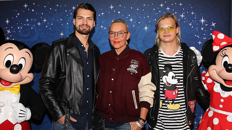 Jimi Blue (l.) und Wilson Gonzalez mit Mutter Natascha Ochsenknecht.