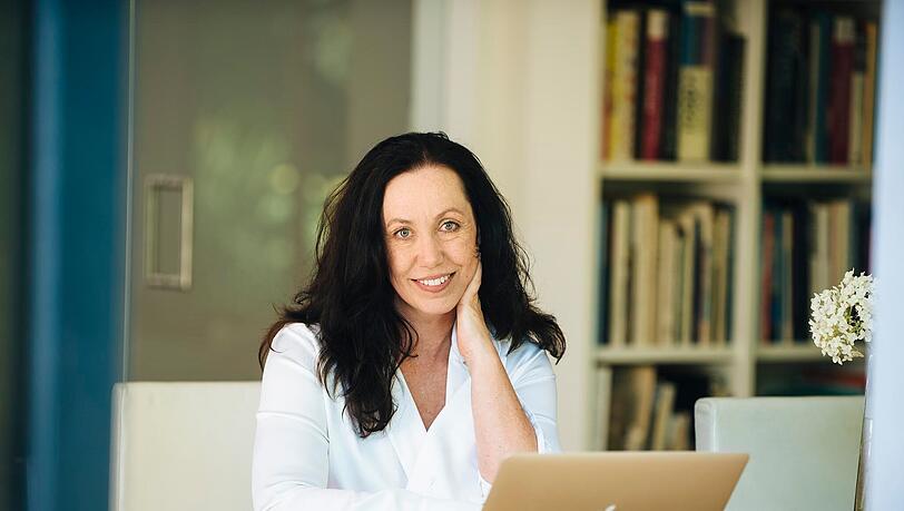 Sie will mit ihrem Buch Mut machen, sich aus emotionalen Sackgassen zu befreien: die Autorin Stefanie Gregg (56).