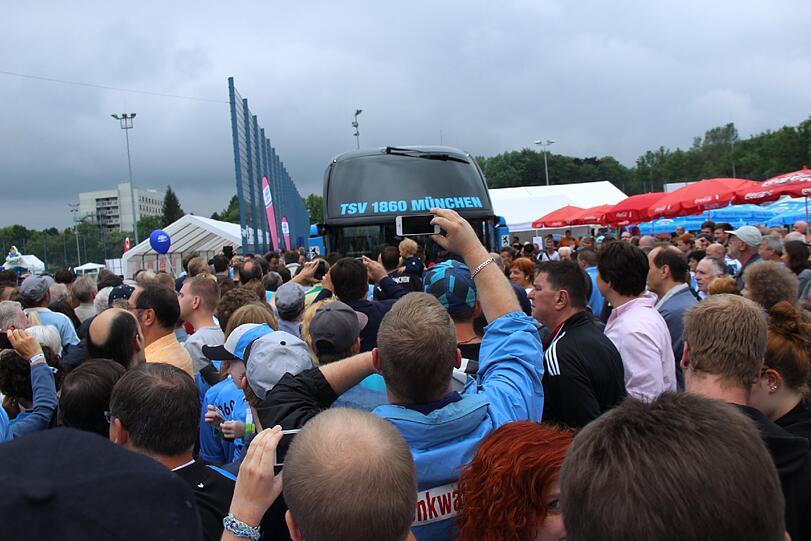 Weitere Bilder vom Löwen-Fanfest am Trainingsgelände an der Grünwalder Straße.