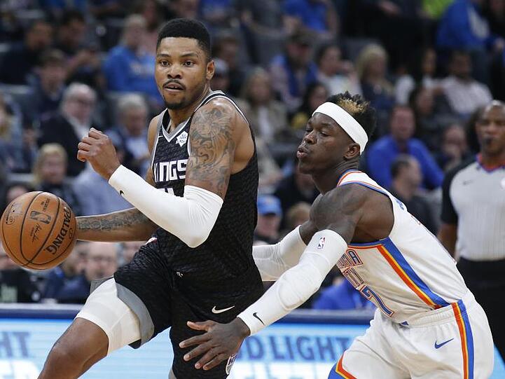 Siegte mit Oklahoma City Thunder gegen die Sacramento Kings: Dennis Schröder (r).