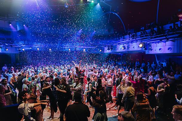 Das Deutsche Theater ist eine der M&uuml;nchner Ball-Hochburgen. Von Swing bis Latin-Kl&auml;ngen ist hier alles dabei.