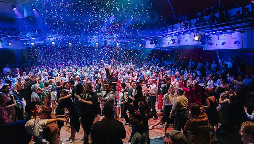 Das Deutsche Theater ist eine der M&uuml;nchner Ball-Hochburgen. Von Swing bis Latin-Kl&auml;ngen ist hier alles dabei.