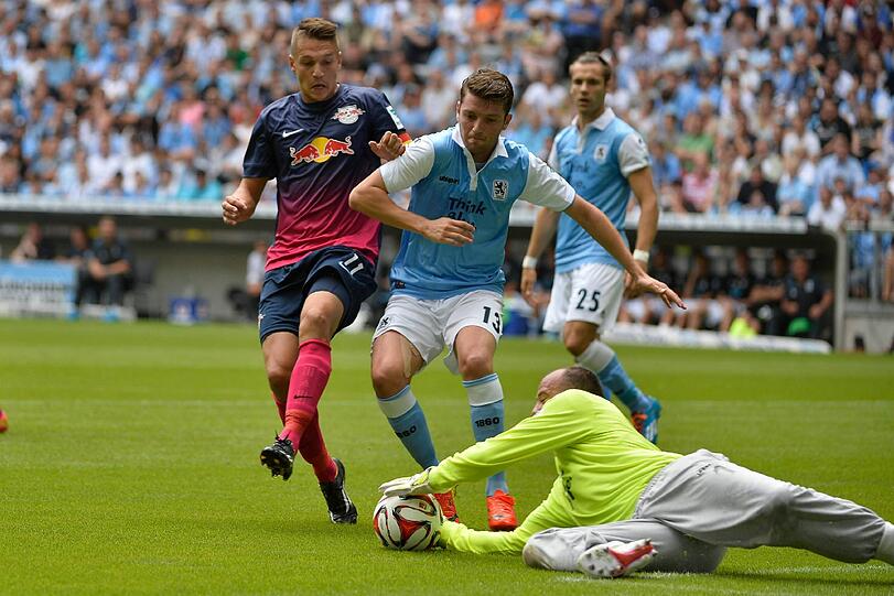 Blamage gegen RB Leipzig: Eine Woche später soll der verpatzte Auftakt zuhause gegen den Aufsteiger repariert werden. Das Ergebnis: 0:3. Der Auftritt gegen die Bullen gerät zum Desaster. Ohne erkennbare spielerische Linie lassen sich die Löwen auseinander nehmen.