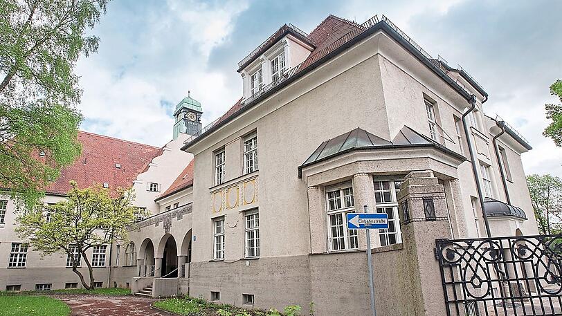 Ein Ort schrecklichster Verbrechen: Die alte Psychiatrie in Haar - hier im Bild das alte Casino.
