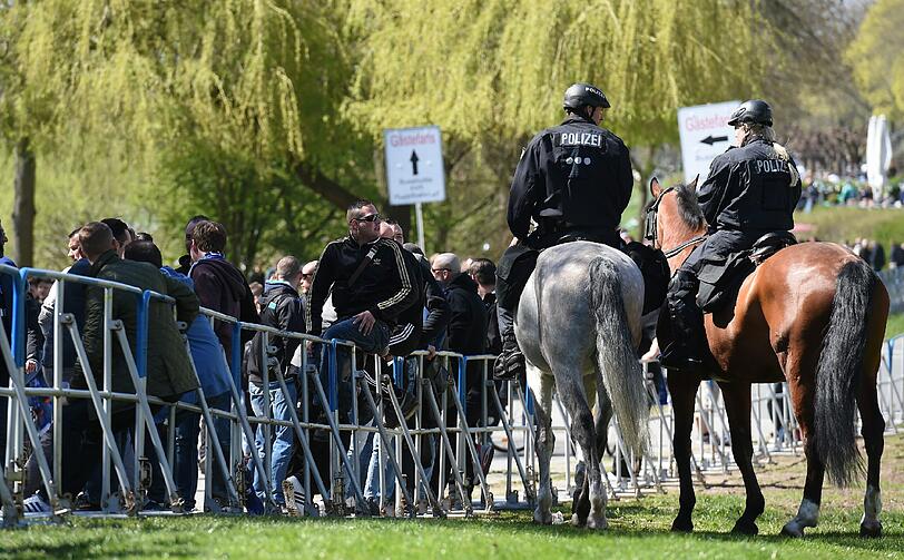 Die Polizei rechnet beim Nord-Derby mit Ausschreitungen.