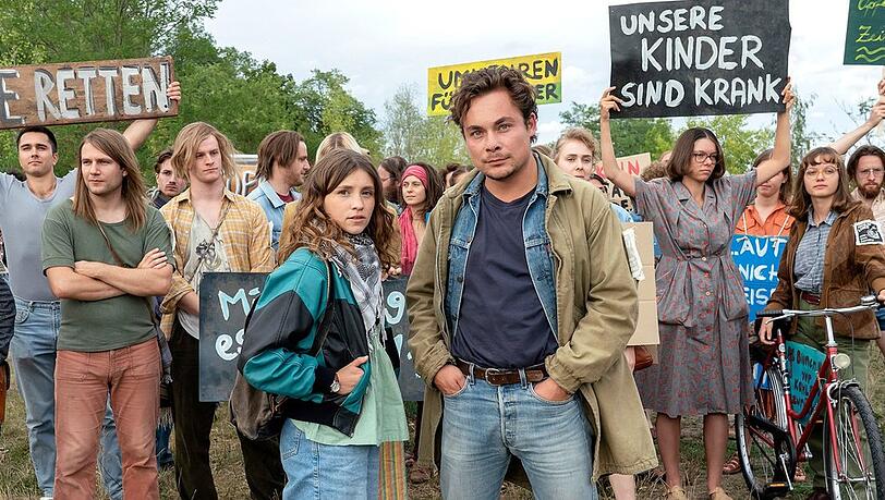 "Die unheimliche Leichtigkeit der Revolution": Franka (Janina Fautz) und Stefan (Ferdinand Lehmann).