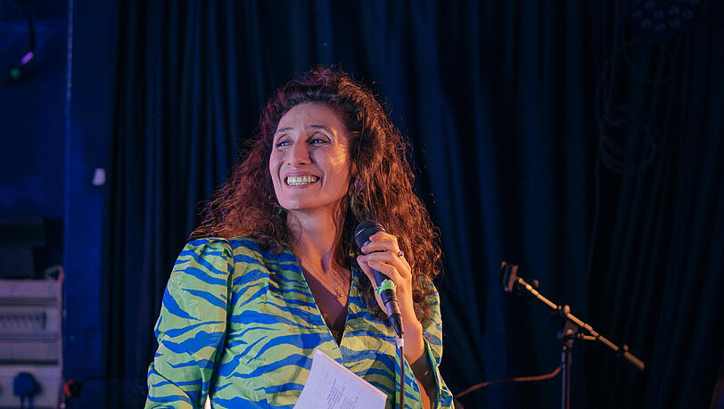 "Die Idee ist ja eigentlich – und ich weiß, das klingt kitschig – dass ich auf diese Weise meinen Mr. Right antreffe. Und was wäre schöner als sagen zu können, ich habe ihn auf meinem Dating-Event kennengelernt?", sagt Betül Büsra.