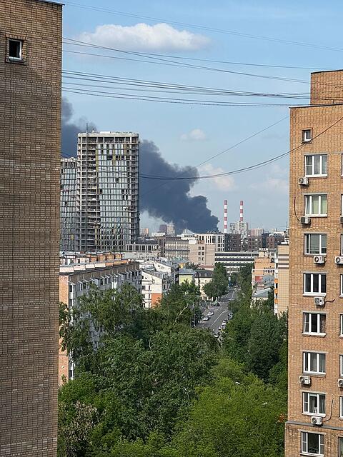 Die Ukraine hat - hier ein Brand nach einem fr&uuml;heren Angriff - in den vergangenen Wochen schon mehrfach die russische Hauptstadt Moskau ins Visier genommen. (Archivbild)