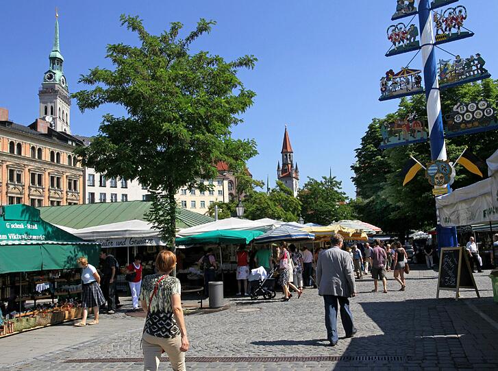 Ab Freitag können Besucher am Markt auf Bänken sitzen.