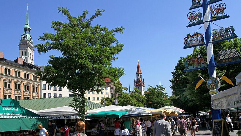 Ab Freitag können Besucher am Markt auf Bänken sitzen. Ab Freitag können Besucher am Markt auf Bänken sitzen.