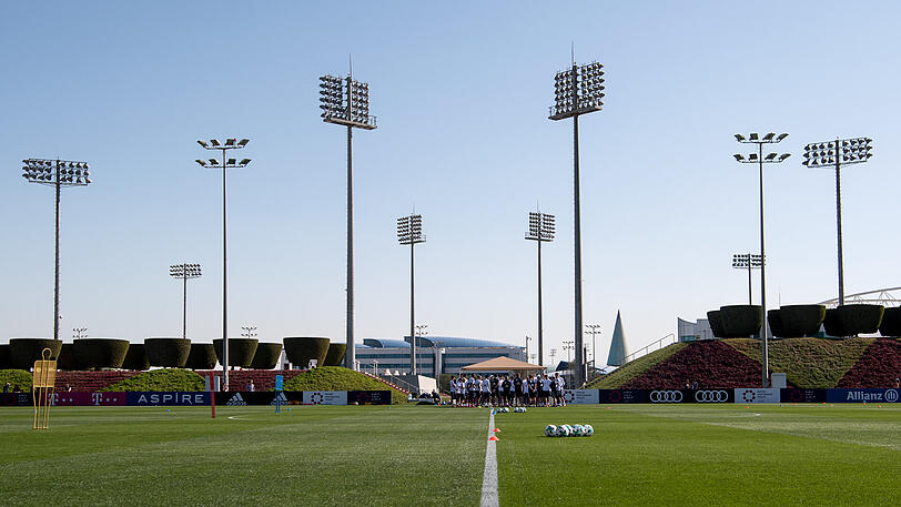 Die Aufholjagd auf Dortmund startet am Freitag in Doha. Hier war der Rekordmeister bereits im vergangenen Jahr zu Gast.