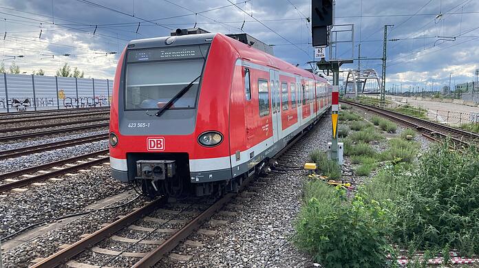 Im Oktober 2025 kamen laut BEG nur noch etwas mehr als 80 Prozent aller Z&uuml;ge p&uuml;nktlich an.