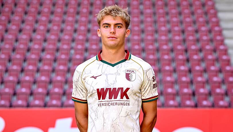 Nach wenigen Wochen in Augsburg schon erstmals zum DFB-Team geholt: Hennes Behrens. (Archivbild) Nach wenigen Wochen in Augsburg schon erstmals zum DFB-Team geholt: Hennes Behrens. (Archivbild)