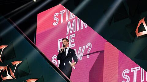 Muss Joko Winterscheidt die Moderation seiner Sendung "Wer stiehlt mir die Show?" bald abgeben?