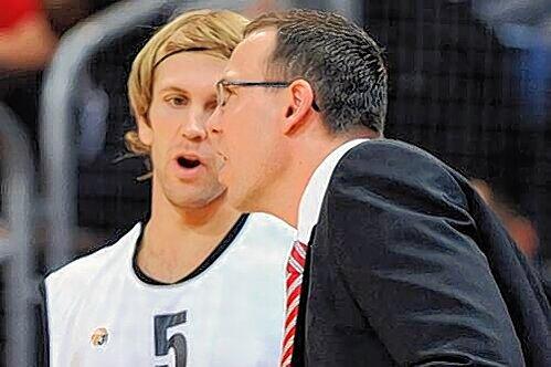 Trainer, was soll ich machen? Spielmacher John Goldsberry (l.) und Chris Fleming.