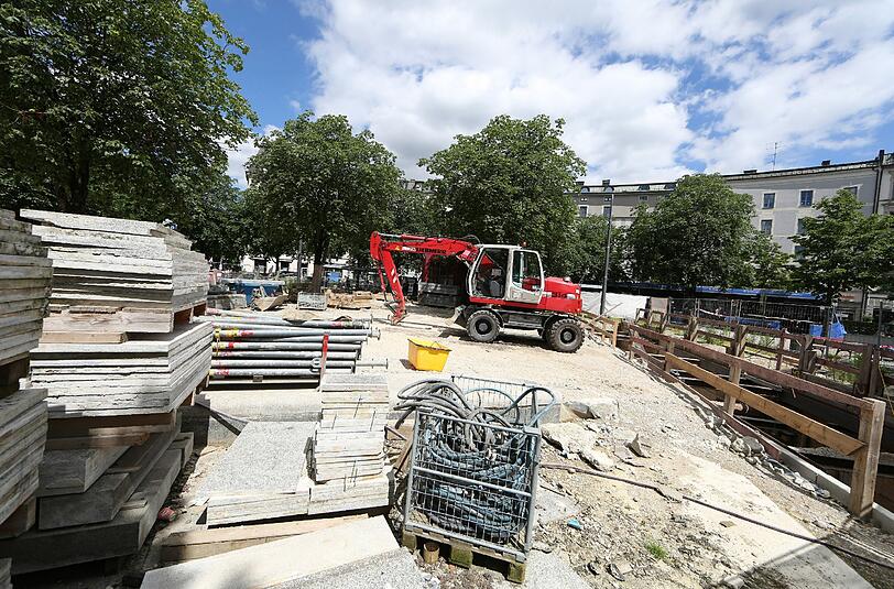 Eine Baustelle am Orleansplatz: Von März 2015 bis Herbst 2016 soll hier angeblich fleißig gebaut werden. Bloß: Es sieht nicht so recht danach aus, oder?